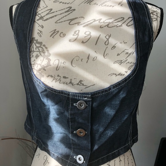 NWOT-Sarah Pacini SLEEVELESS DENIM TOP - Picture 2 of 8